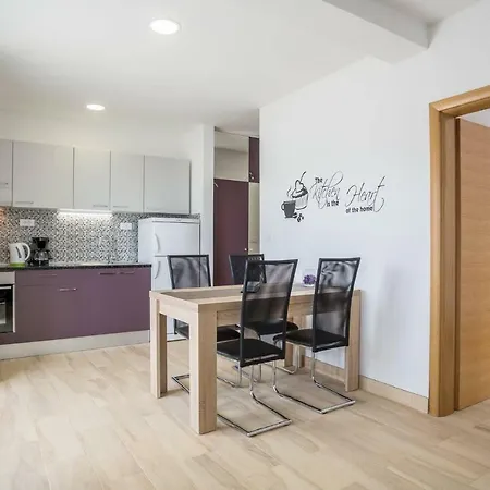 Apartments Franicevic Sucuraj Exterior photo