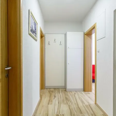 Apartments Franicevic Sucuraj Exterior photo